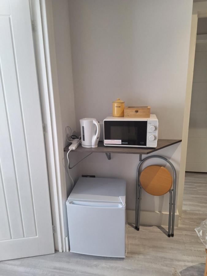 Deluxe Single Room Only For One Adult Northolt  Exterior photo